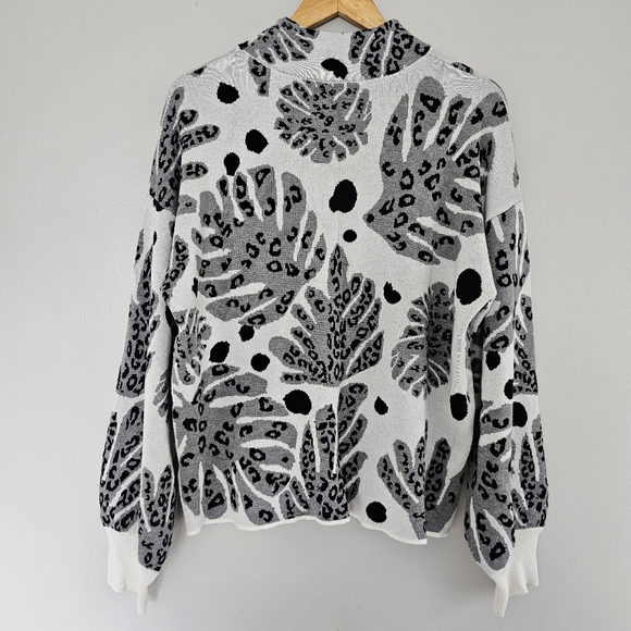 Fate mock neck sweater cheetah monstera plant print gray black white size large - Picture 2 of 7